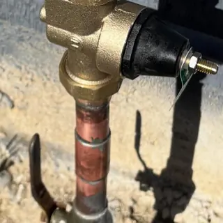 1-inch water pressure regulator installation on copper pipe